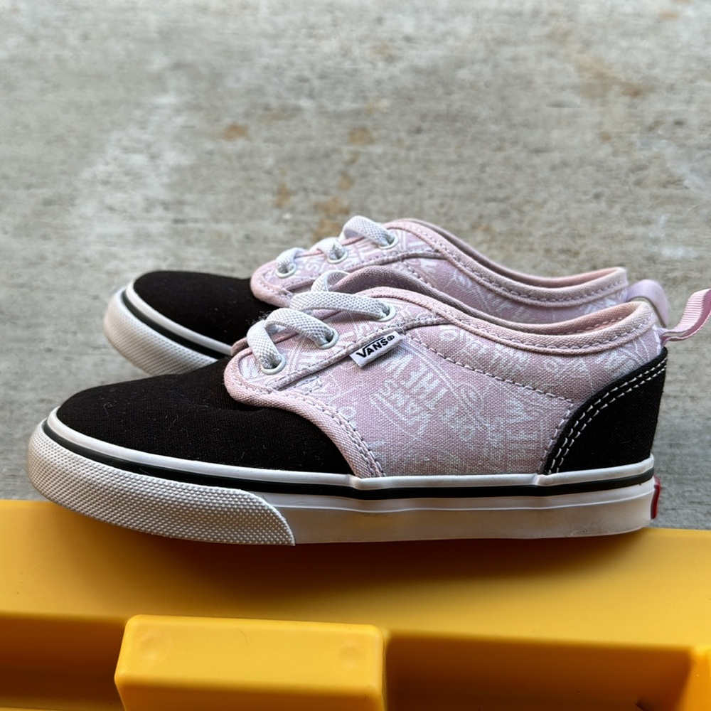 Vans - Picture 4 of 5